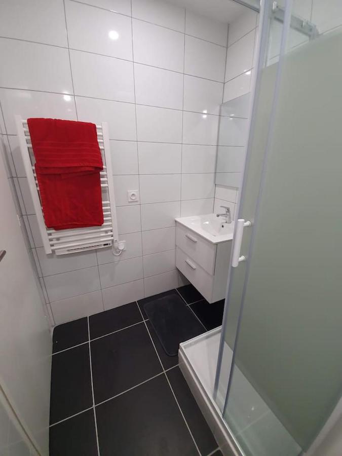 Charmant Petit F1 Apartment Tain-lʼHermitage Exterior foto